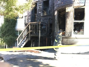 Early Morning House Fire - Christmas Day.  San Francisco's Potrero Hill Neighborhood - NO injuries. Mississippi Street @ Mariposa